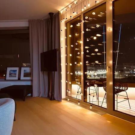 Sky Park Sunrise Apartment, 2 Bedrooms, Downtown * Братислава