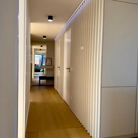 Sky Park Sunrise Apartment, 2 Bedrooms, Downtown *