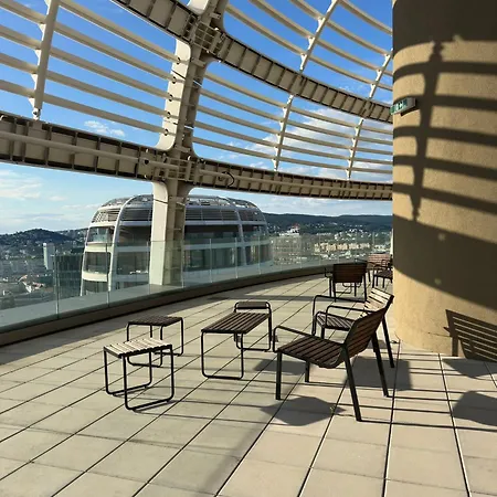 Sky Park Sunrise Apartment, 2 Bedrooms, Downtown