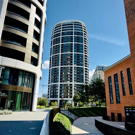 Sky Park Sunrise Apartment, 2 Bedrooms, Downtown